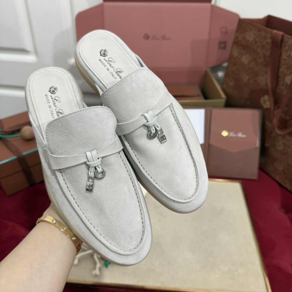 Мюли Summer Charms of suede from silver фурнитурой