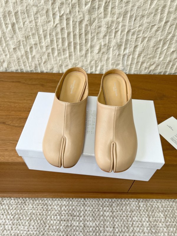 Мюли tabi кожаные с раздвоенным носком