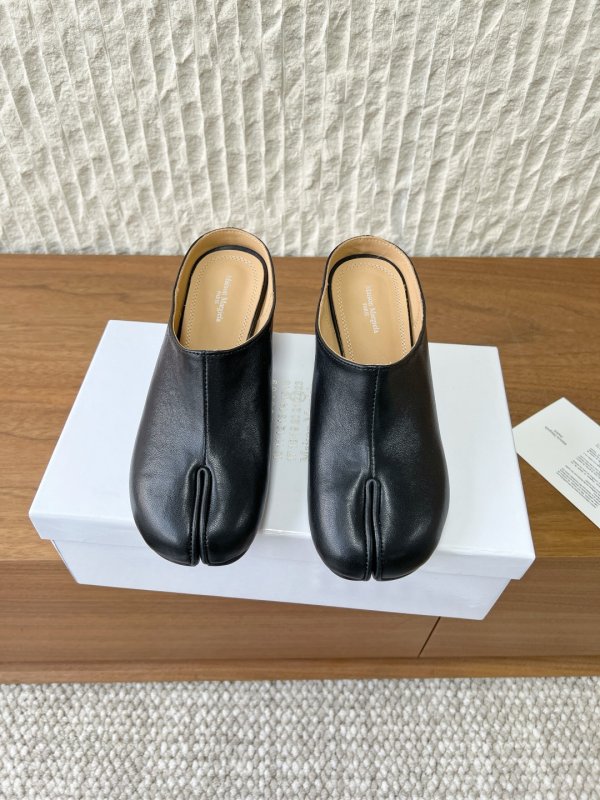 Мюли tabi кожаные с раздвоенным носком