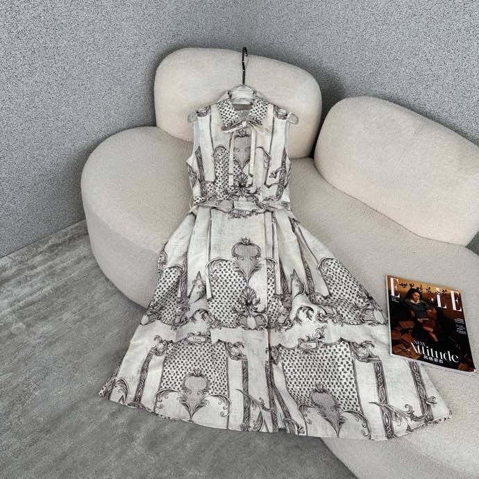 Модное классическое платье без рукавов фото 3