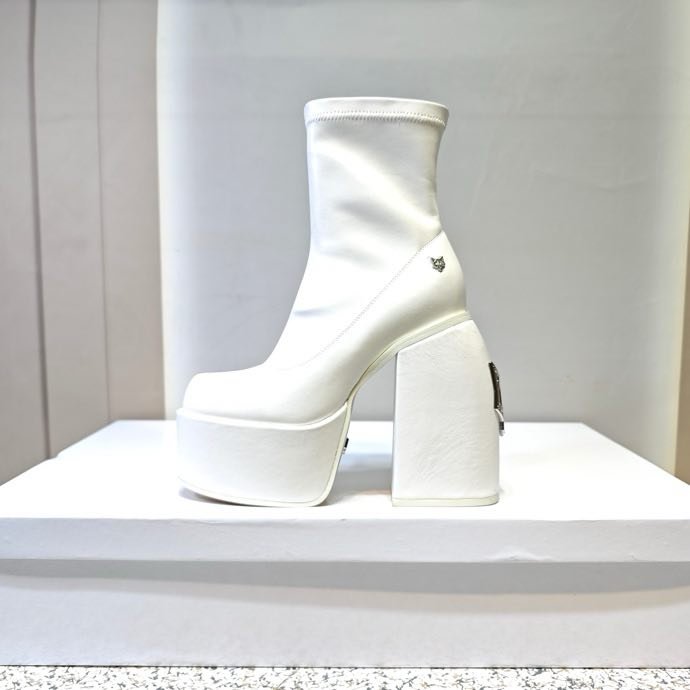 Fashionable Ankle boots on high heel