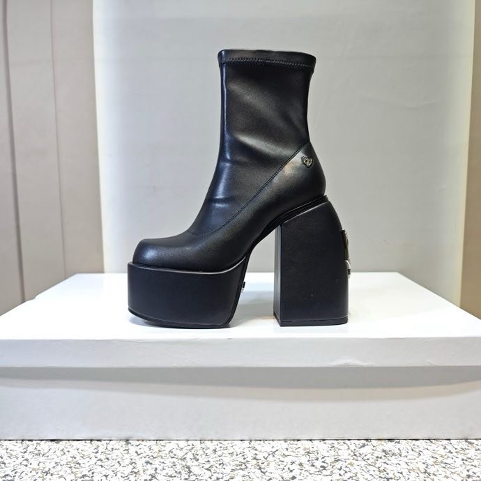 Модные ботильоны на высоком каблуке