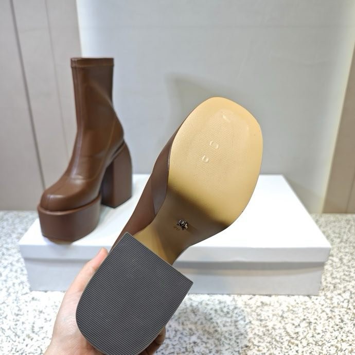 Модні ботильйони на високому підборах фото 2