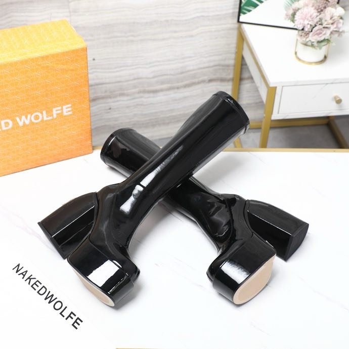 Fashionable Ankle boots on high heel фото 5