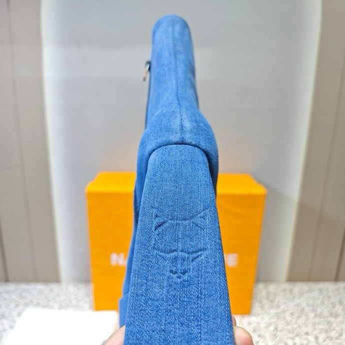 Fashionable Ankle boots on high heel фото 6