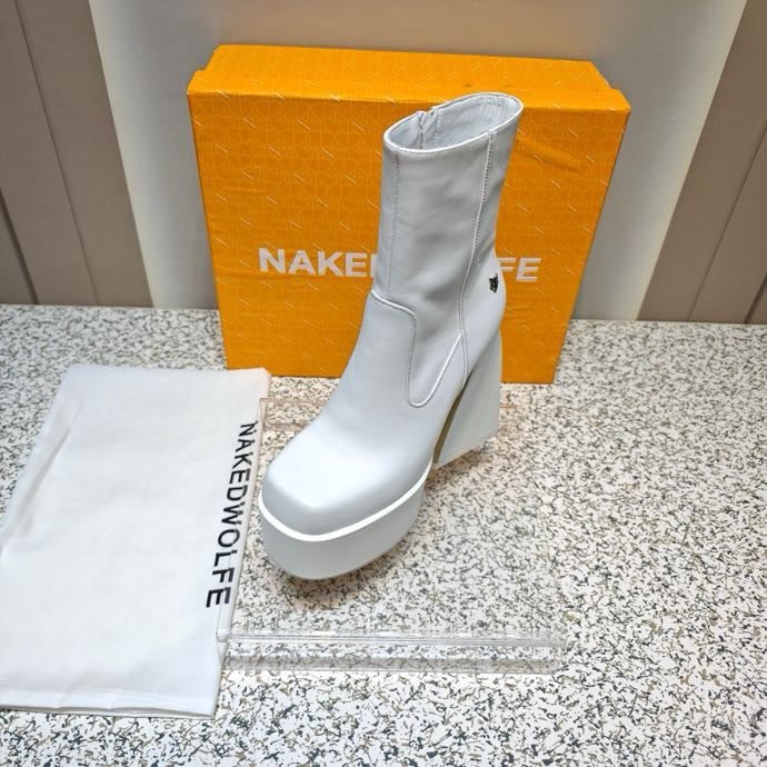 Fashionable Ankle boots on high heel фото 6