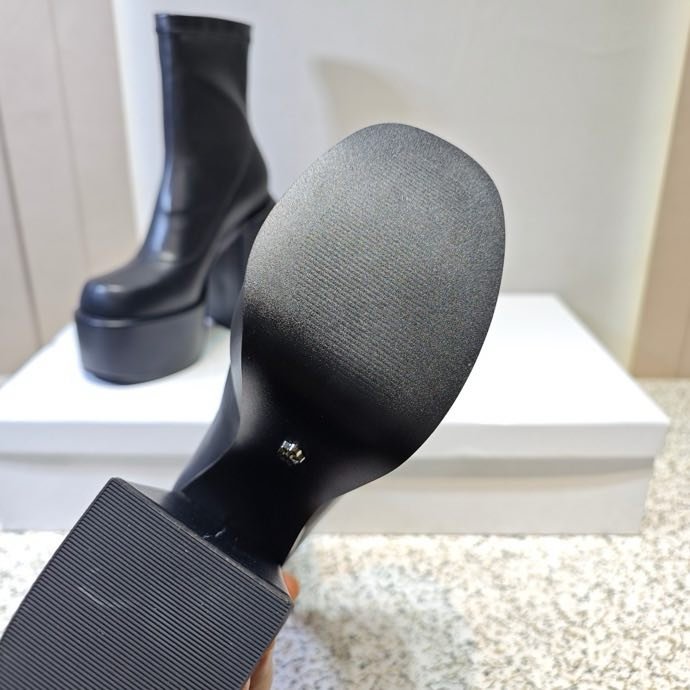 Модные ботильоны на высоком каблуке фото 7