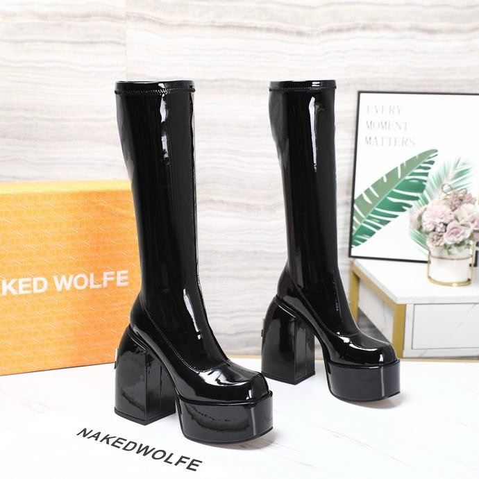 Fashionable Ankle boots on high heel фото 8