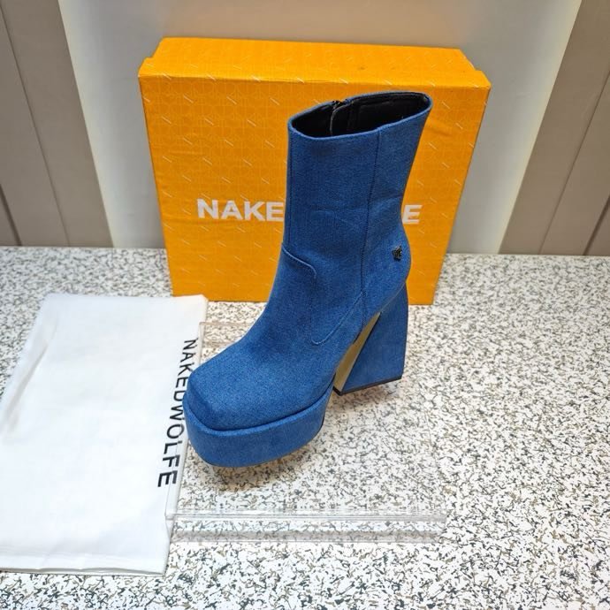 Fashionable Ankle boots on high heel фото 8