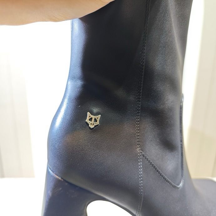 Fashionable Ankle boots on high heel фото 8