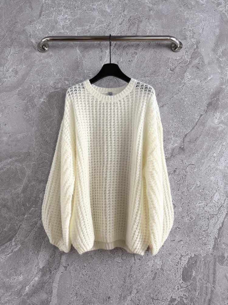 Мохеровый свитер женский