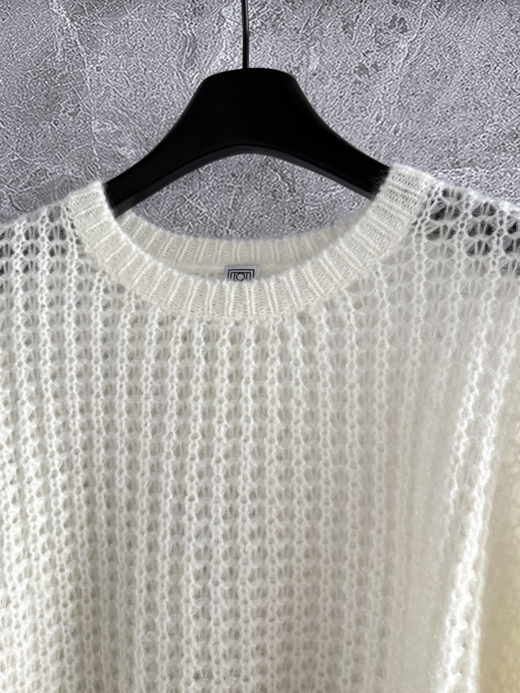 Мохеровый свитер женский фото 2