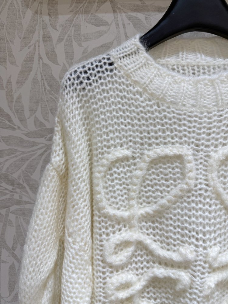 Мохеровый свитер женский фото 3