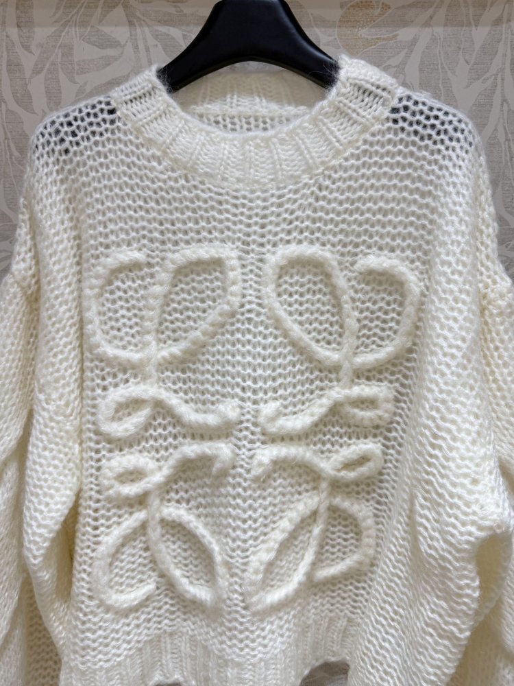 Мохеровый свитер женский фото 4