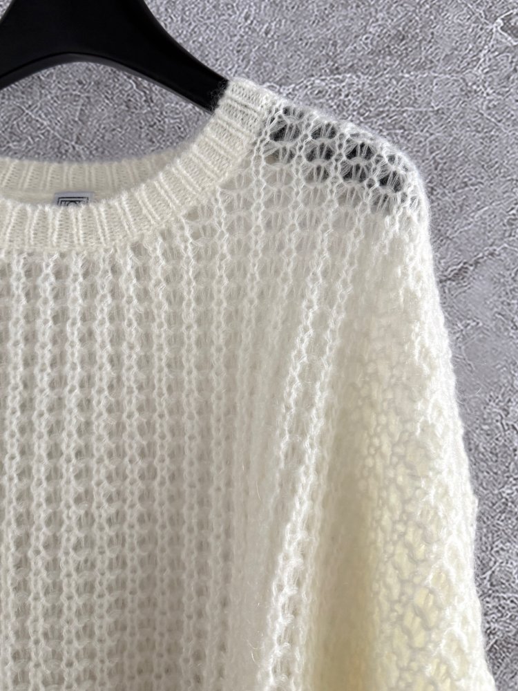 Мохеровый свитер женский фото 4