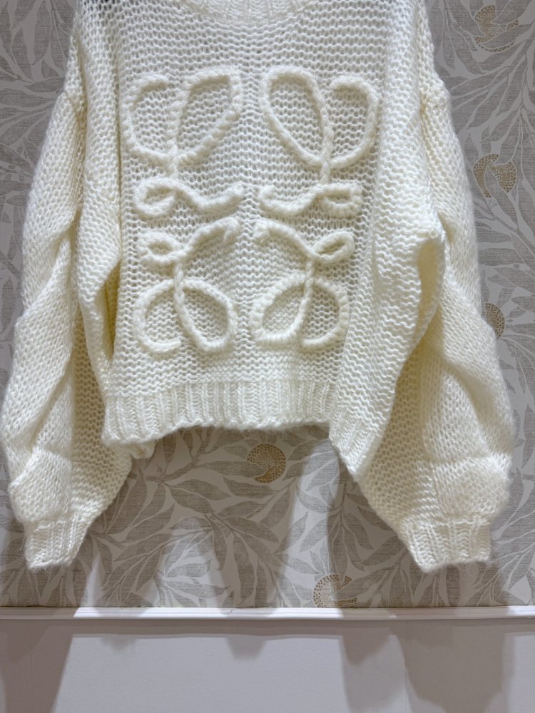 Мохеровый свитер женский фото 7