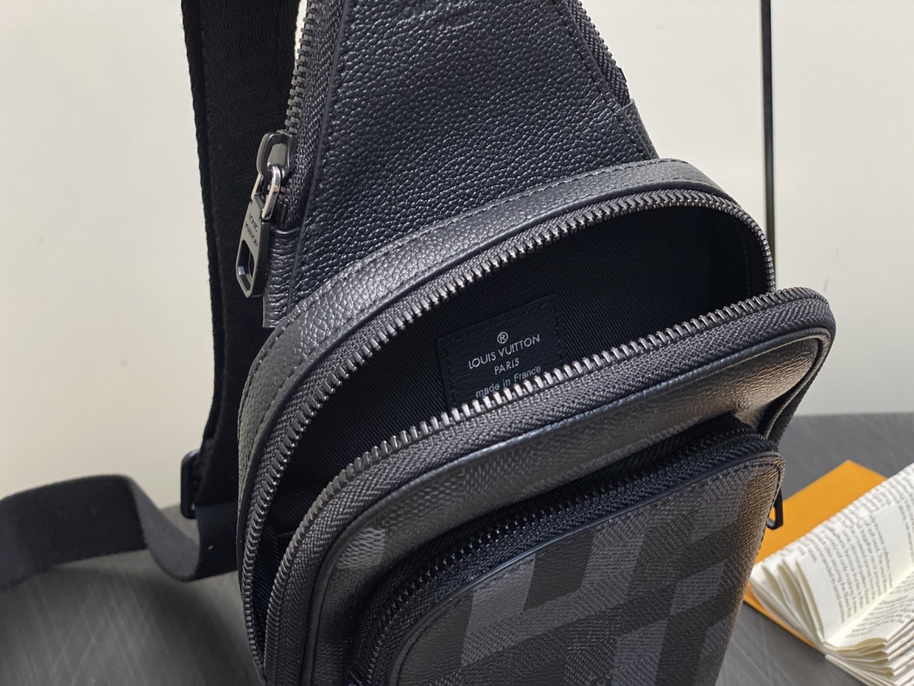 Мужская нагрудная сумка Sling Avenue M14953 Black фото 10