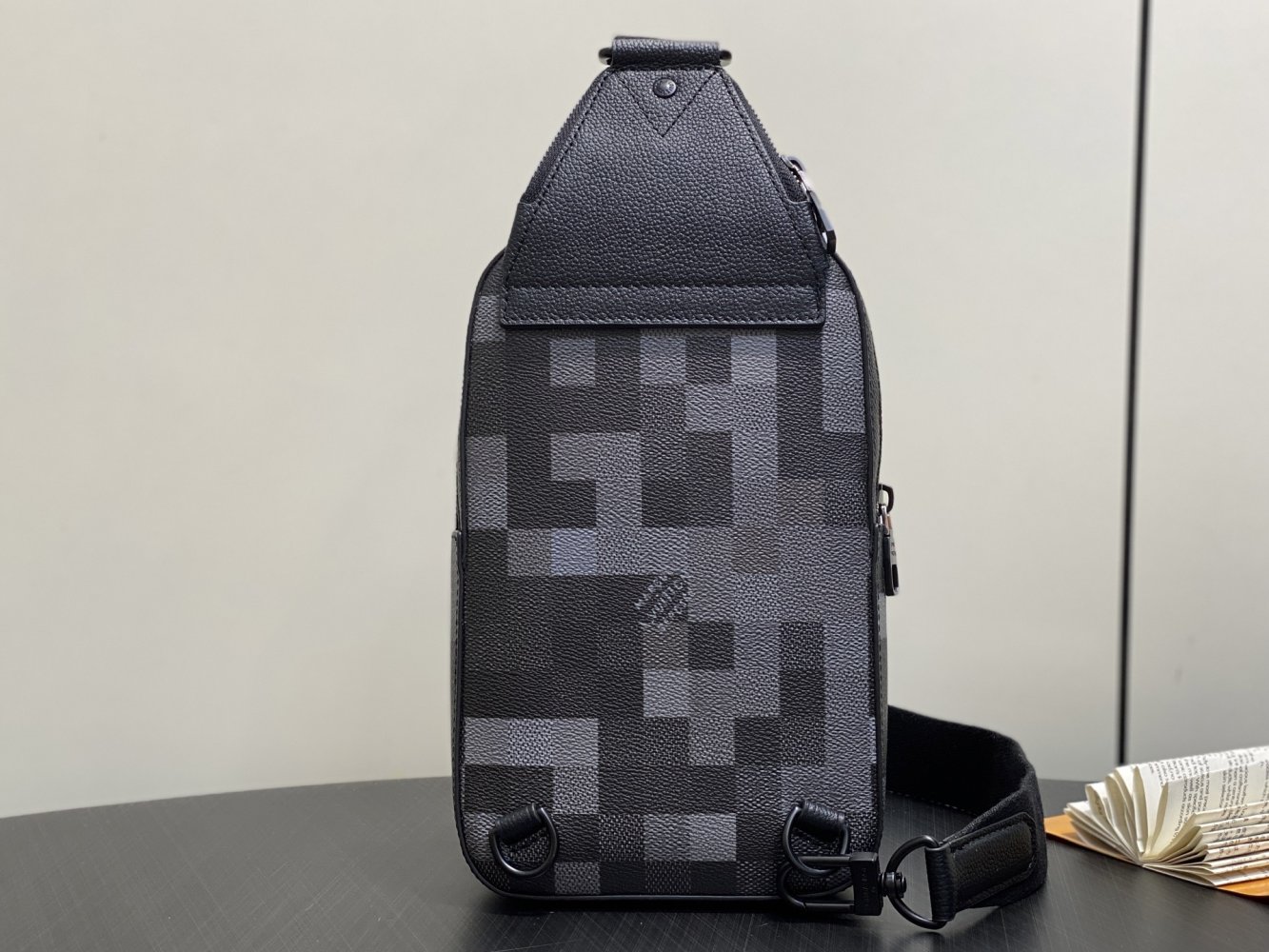 Мужская нагрудная сумка Sling Avenue M14953 Black фото 3