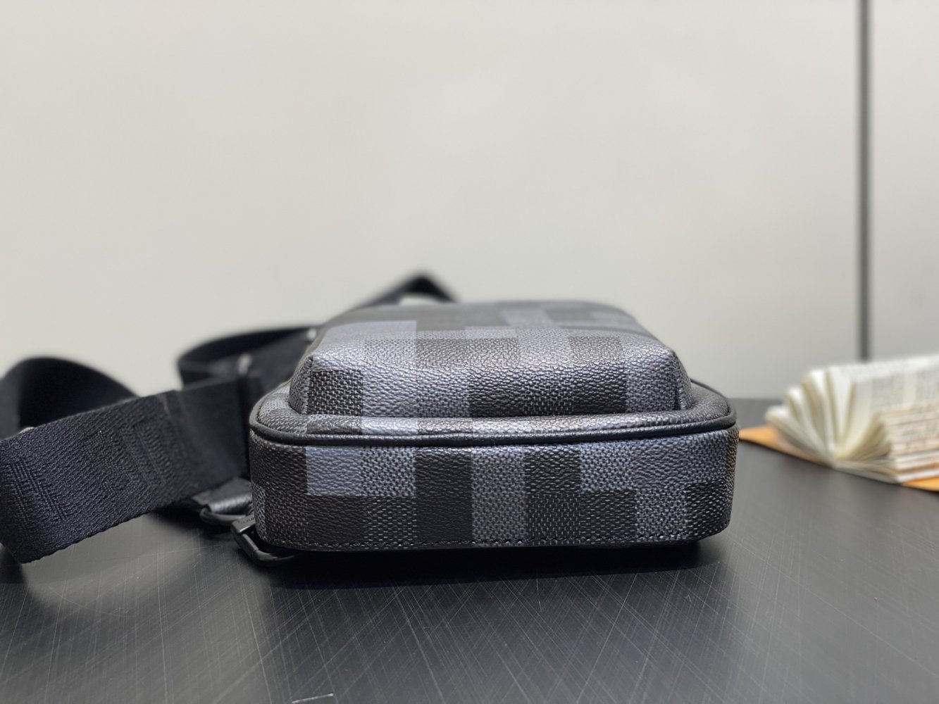 Мужская нагрудная сумка Sling Avenue M14953 Black фото 4