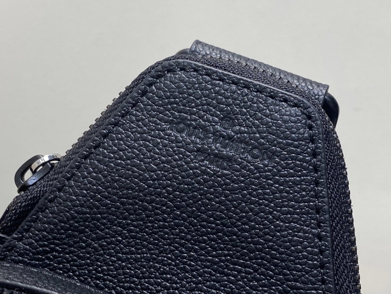 Мужская нагрудная сумка Sling Avenue M14953 Black фото 5