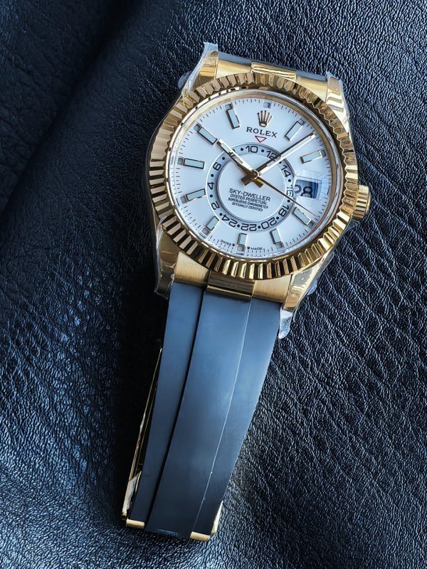 Мужские часы 42 мм Rolex Sky-Dweller с годовым календарем и GMT