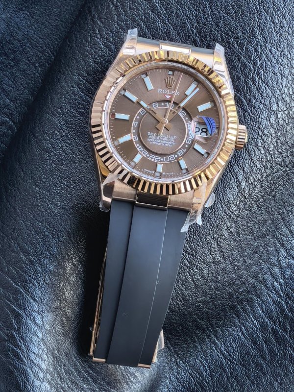 Мужские часы 42 мм Rolex Sky-Dweller с годовым календарем и GMT