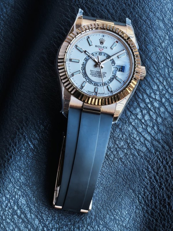 Мужские часы 42 мм Rolex Sky-Dweller с годовым календарем и GMT