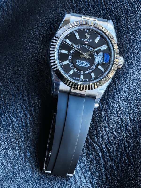 Мужские часы 42 мм Rolex Sky-Dweller с годовым календарем и GMT