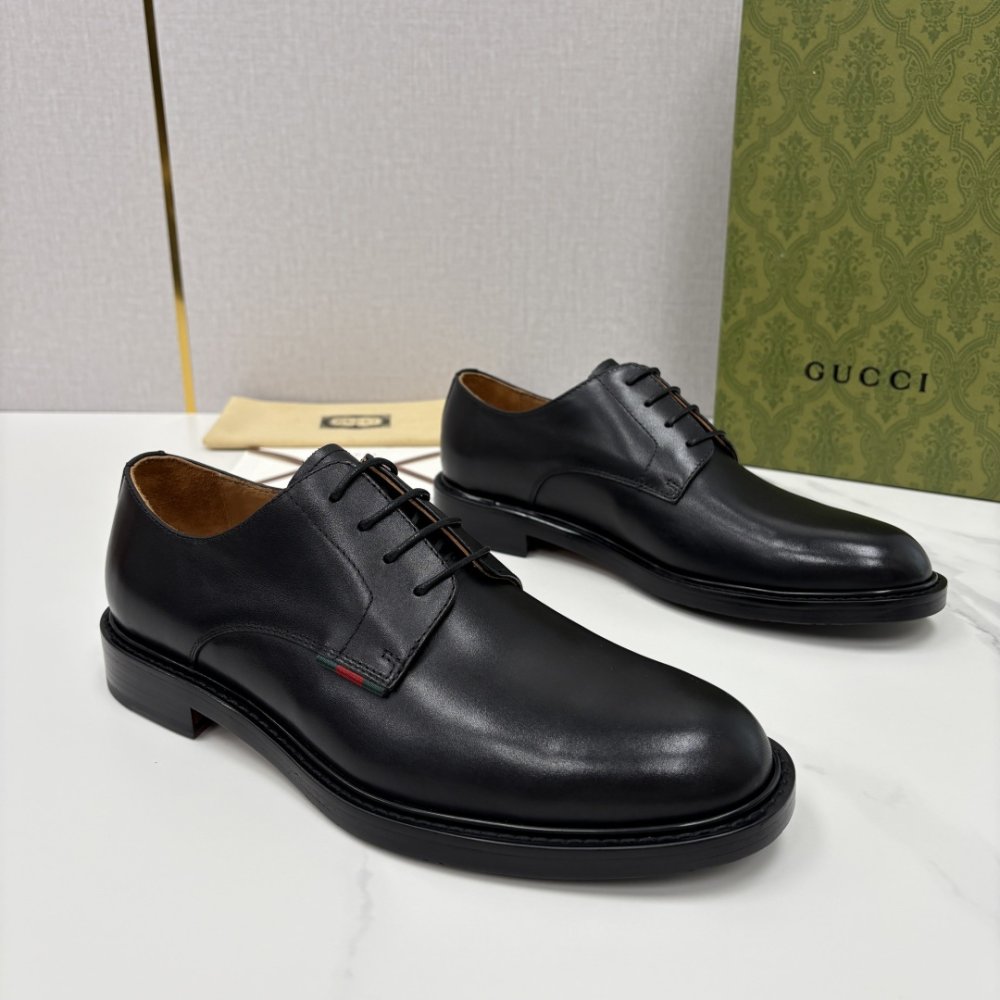 Чоловічі класичні туфлі