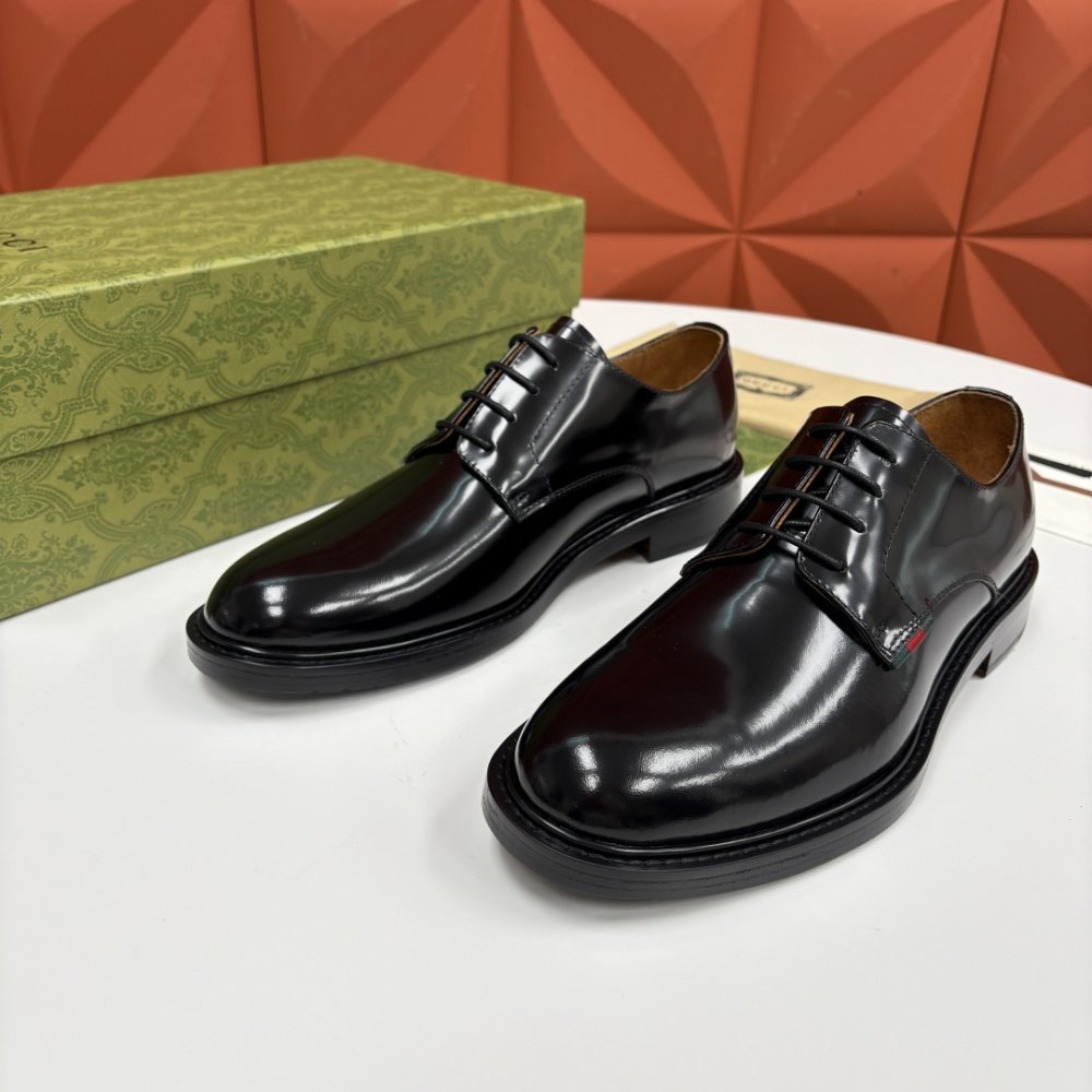 Чоловічі класичні туфлі фото 3
