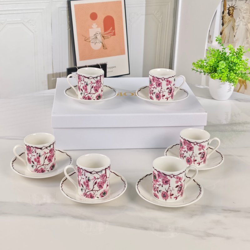 Набор из шести чашек и шести блюдец фото 2