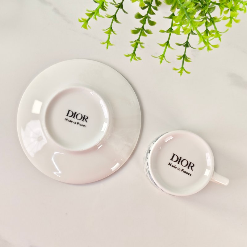 Набор из шести чашек и шести блюдец фото 8