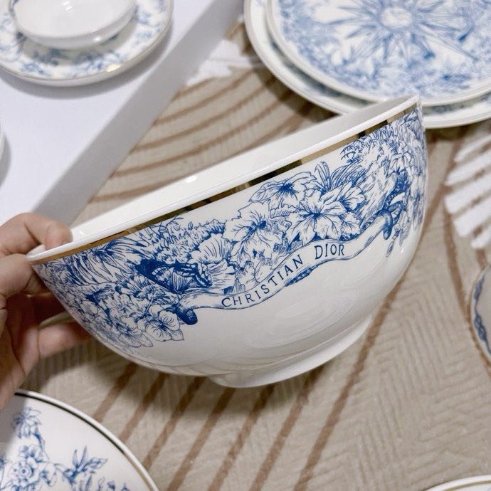 Набор посуды Dior Christmas Collection из костаного фарфора, 41 предмет фото 8