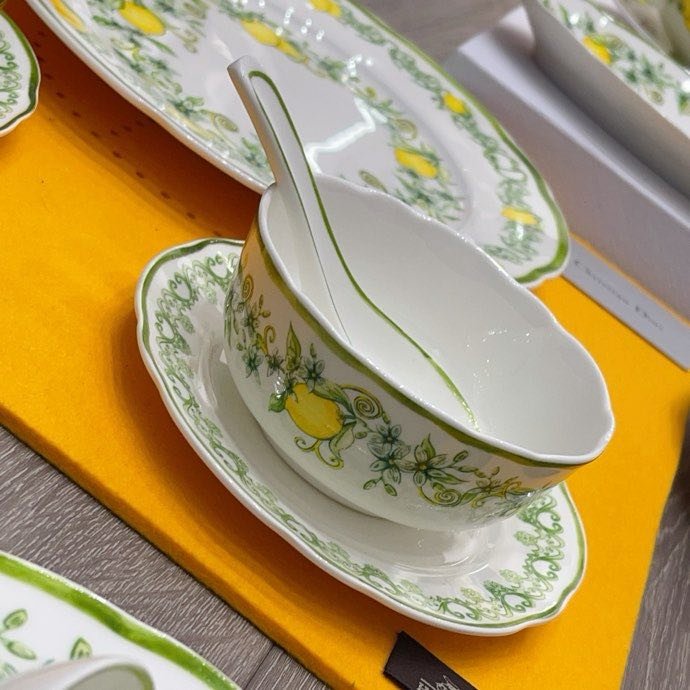 Набор посуды из костаного фарфора, 41 предмет фото 8