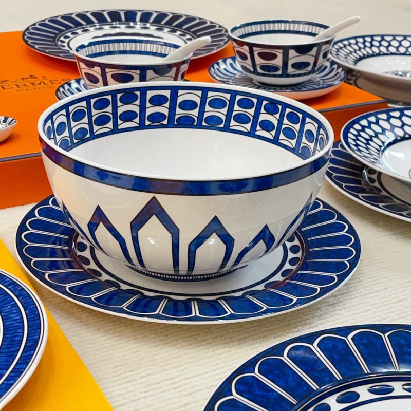 Набор посуды из костяного фарфора на 8 персон фото 4