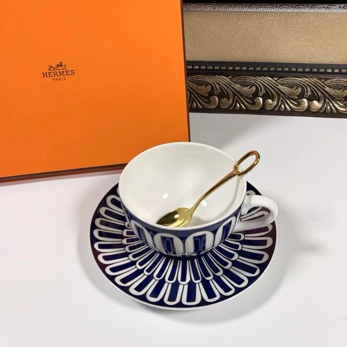 Набор посуды из костяного фарфора фото 2