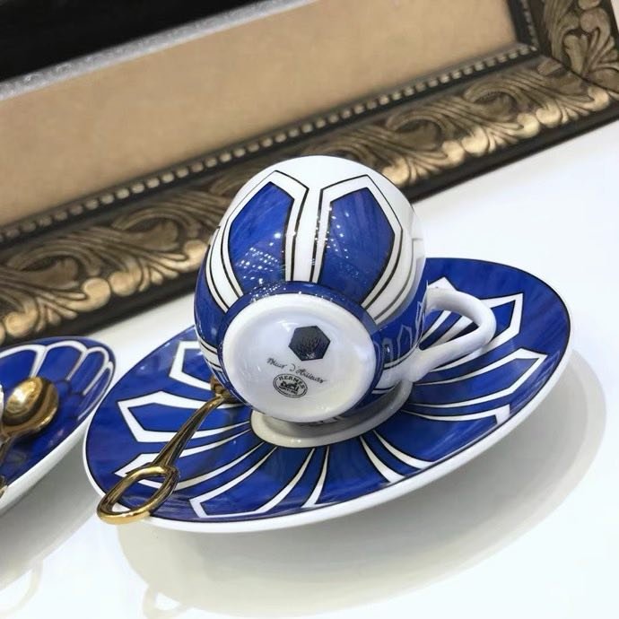 Набор посуды из костяного фарфора фото 5