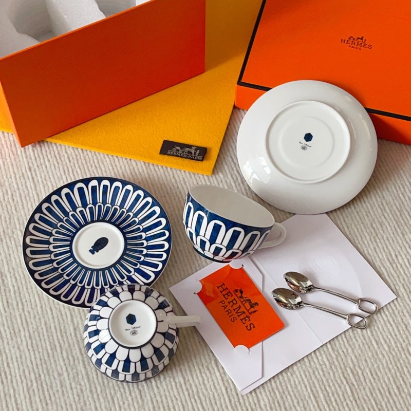 Набор посуды из костяного фарфора фото 7