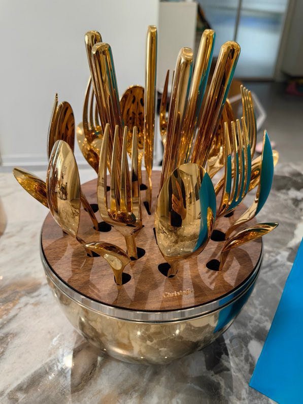 Набор столовых приборов Christofle Quinting Edition яйцо в желтом золоте фото 2
