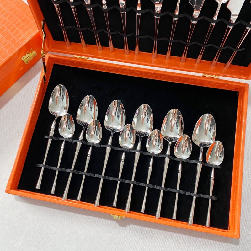 Набор столовых приборов из 24 предметов фото 3