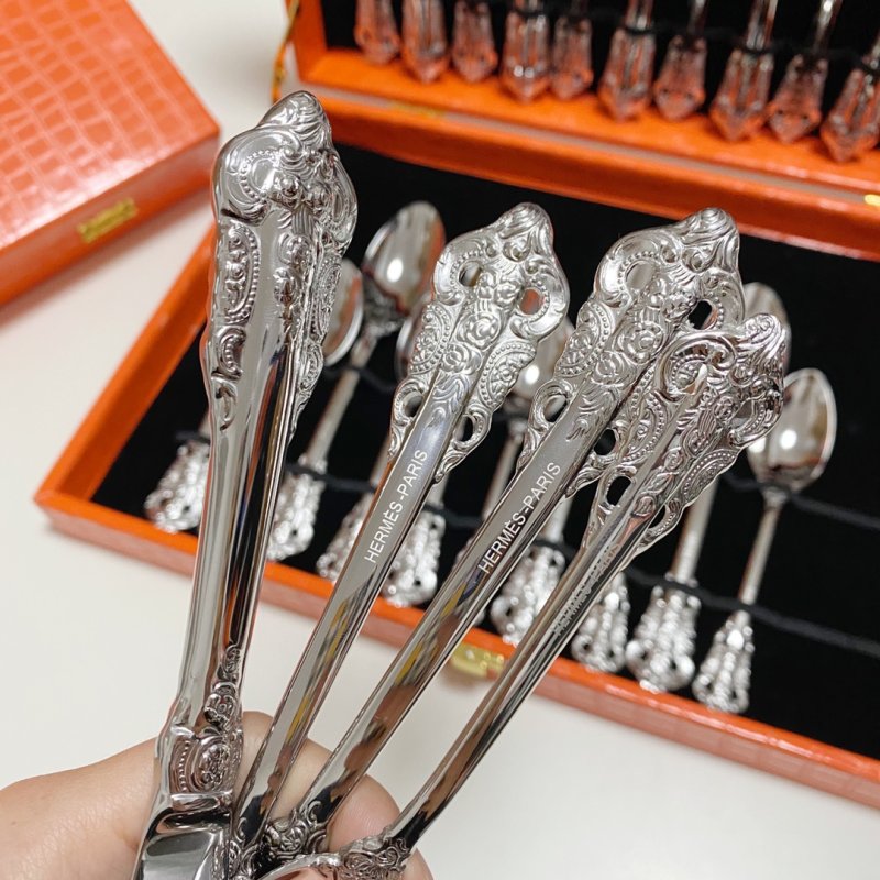 Набор столовых приборов из 24 предметов фото 4