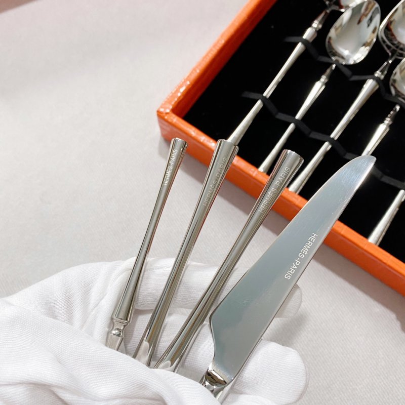 Набор столовых приборов из 24 предметов фото 7