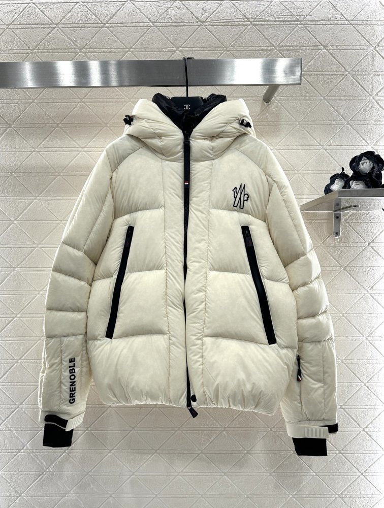 Nylon Down jacket from hood