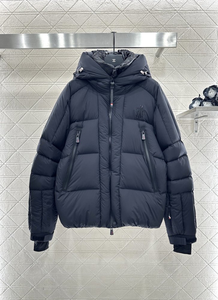 Nylon Down jacket from hood