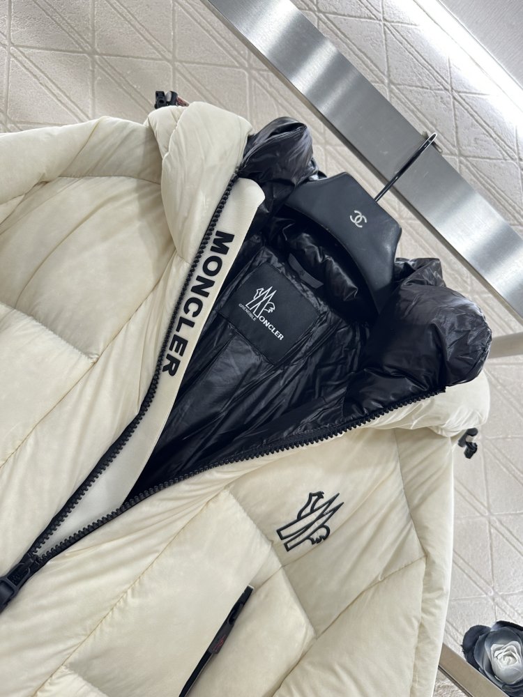 Nylon Down jacket from hood фото 3