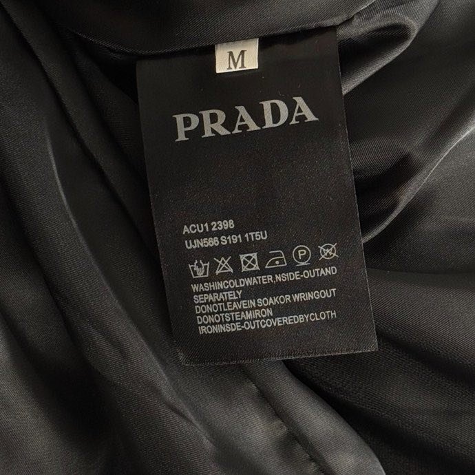 Нейлоновый пуховик женский фото 7