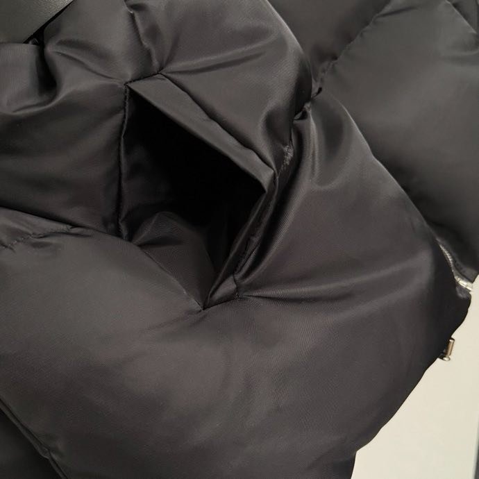 Нейлоновый пуховик женский фото 8