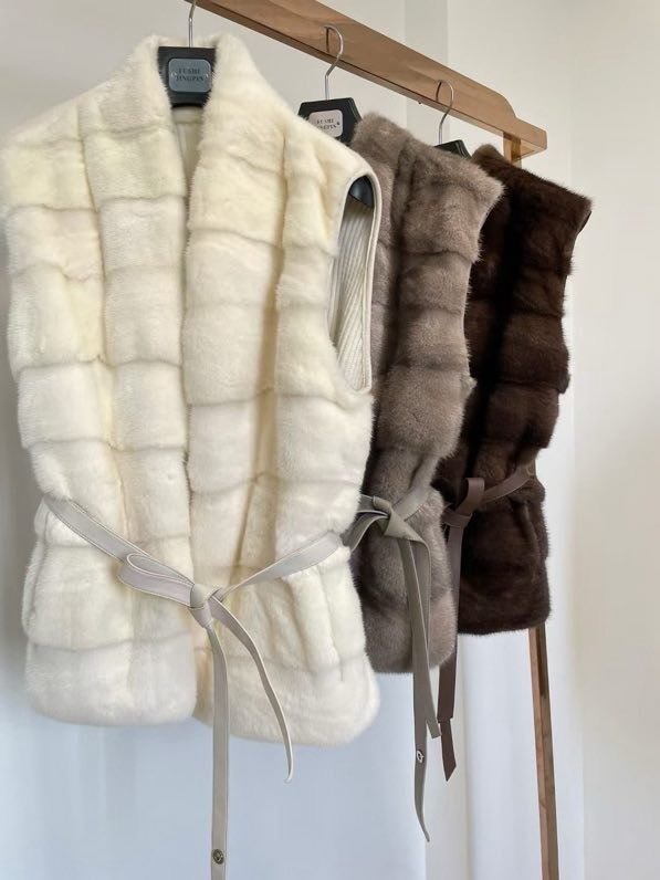 Mink vest female фото 4