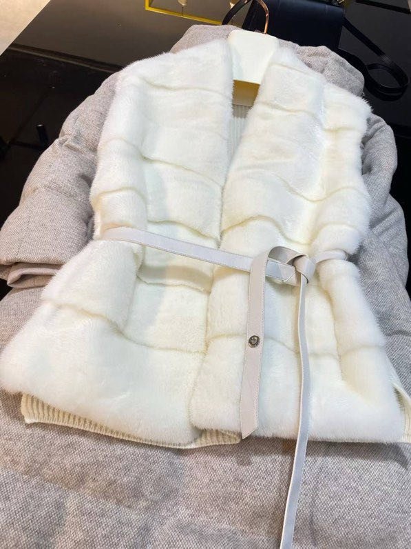 Mink vest female фото 9
