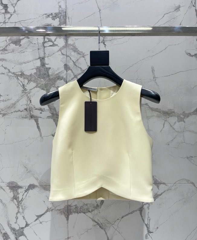 Облегающий шерстяной жилет без рукавов